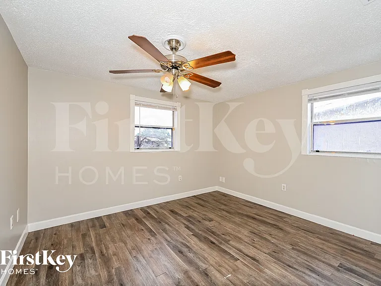 904 Alaska Dr — Photo 11