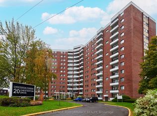 20 Chesterton Dr #805, Ottawa, ON K2E6Z7