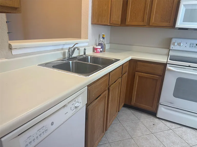 7589 Cambridge St #A — Photo 4