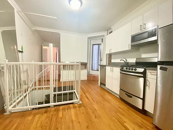 2nd image of 118 E 102nd St APT 1D