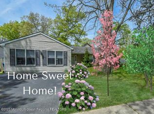 7 Newtons Corner Rd, Howell, NJ 07731