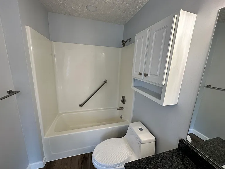 2039 Q St #102 — Photo 10