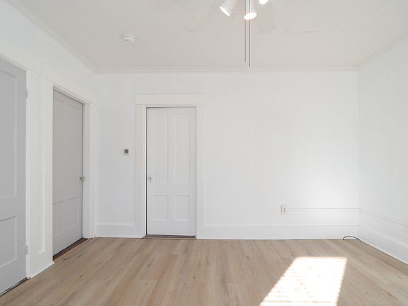 4th image of 295 Blossom St Floor 1