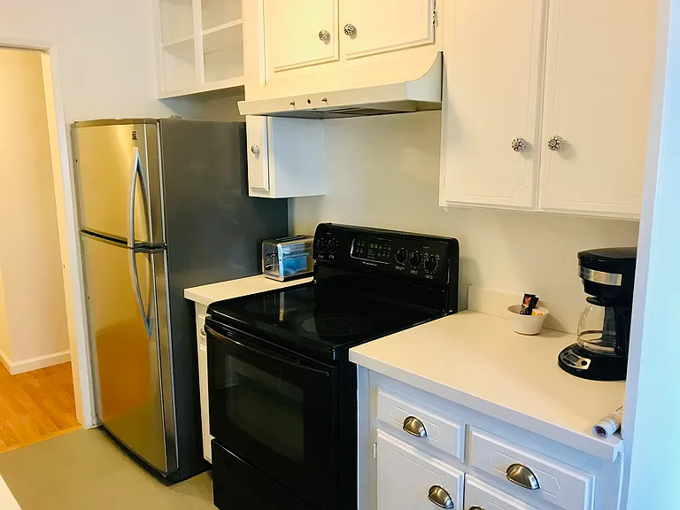 1707 Brockton Ave — Photo 8