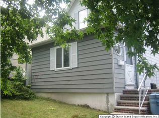 87 High St, Staten Island, NY 10305