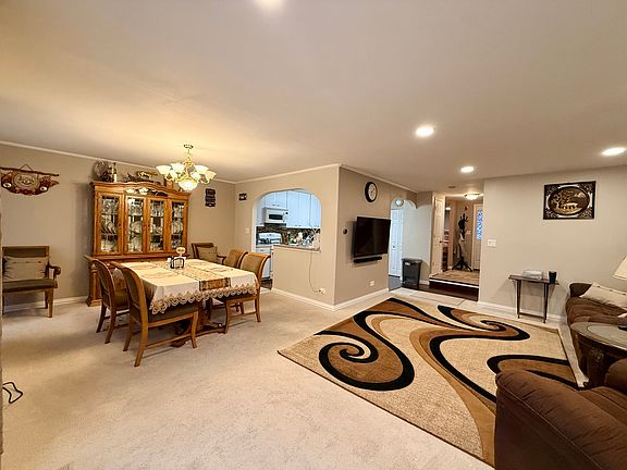 4th image of 534 Hummingbird Ln