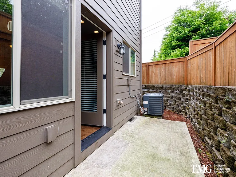 Garage, Backyard, 3 Bedroom - Now Leasing — Photo 27