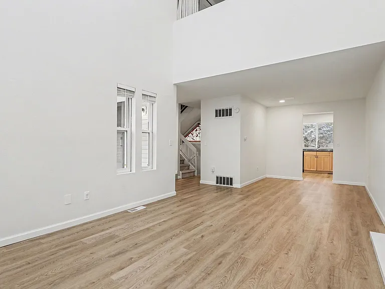1050 S Monaco Pkwy #49 — Photo 4