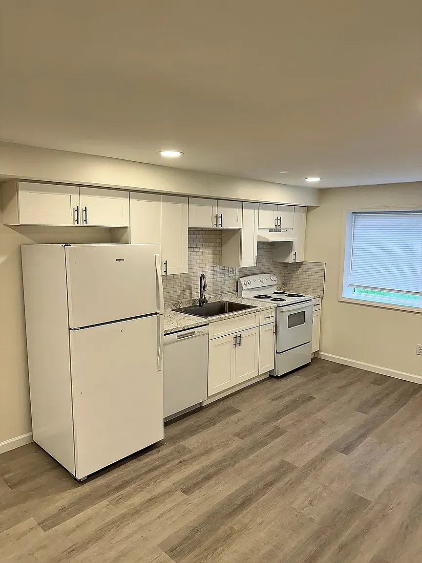 2 bed, 700 sqft, $1,050 — Photo 2