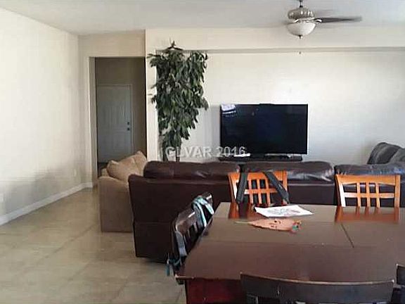 4th image of 7041 Bocaire Dr