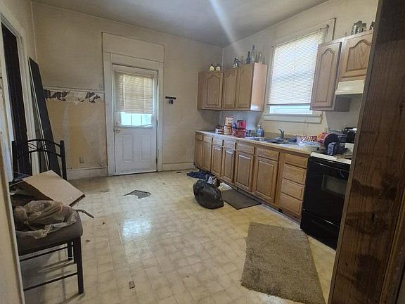 5th image of 521 W 21st St