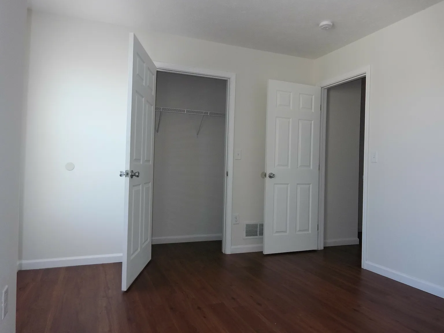 2 bed, 2.5 bath, 1200 sqft, $1,595 — Photo 2