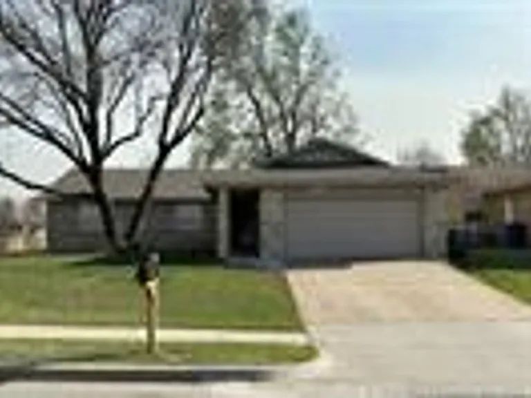 12814 E 37th Pl — Photo 1