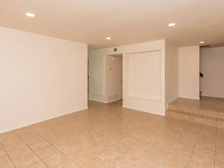 3706 Yale Dr — Photo 5