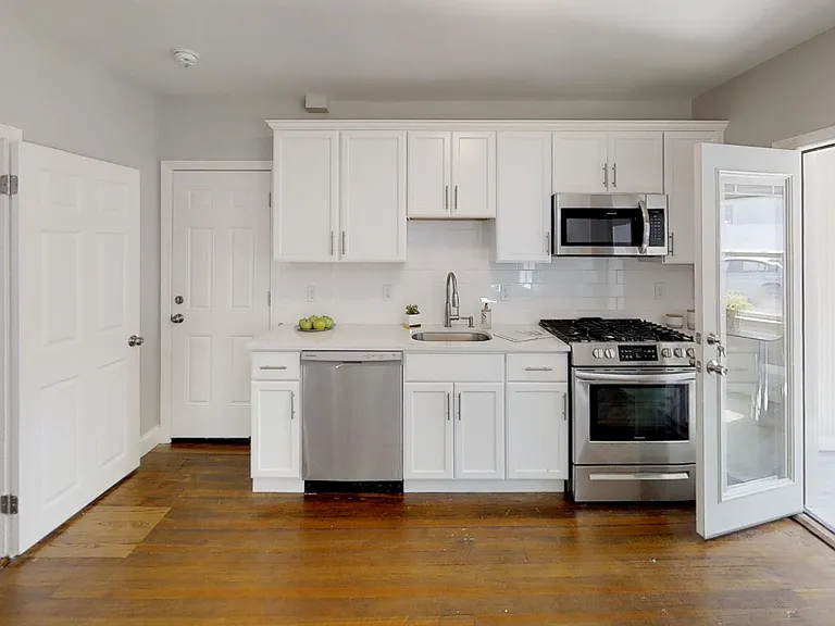 836 Canterbury St #1R — Photo 17