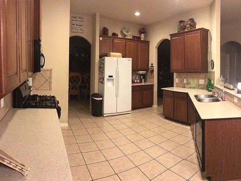 7208 Valentine Ln — Photo 1