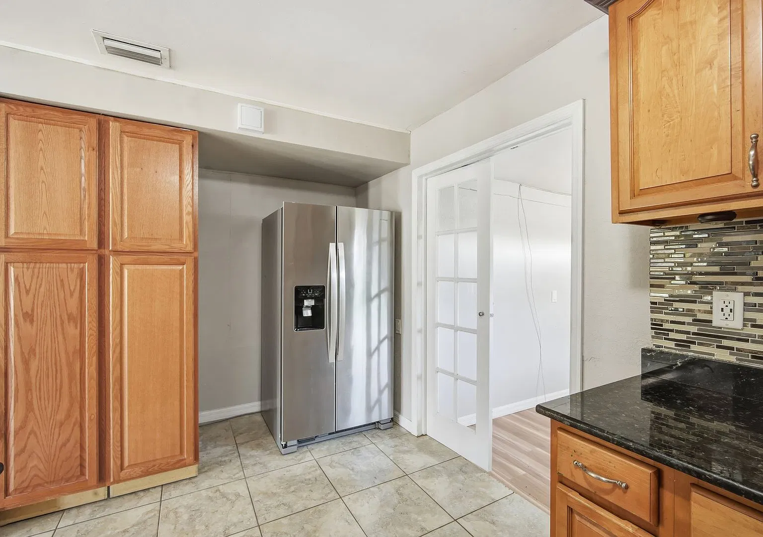 Newly renovated 4BDS 2BTH home with over 1200 Sqft Fenced Yard, Sec 8 OK — Photo 4