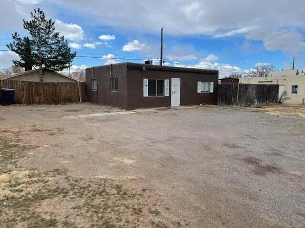 437 59th St NW, Albuquerque, NM 87105