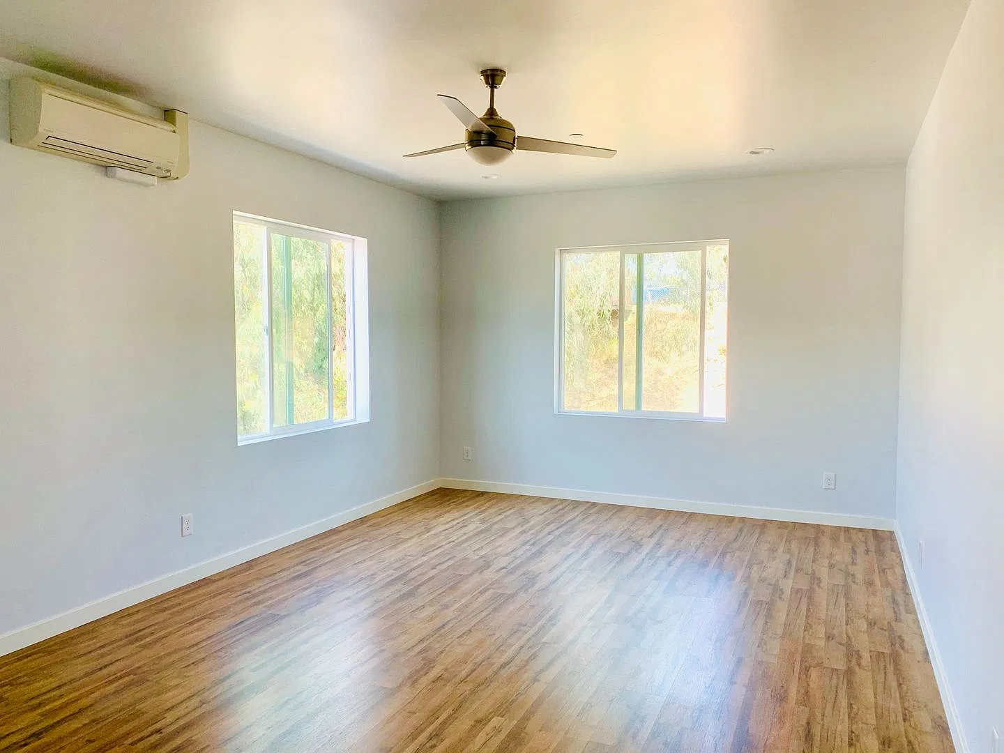 3 bed, 2.0 bath, 1565 sqft, $4,395 — Photo 3