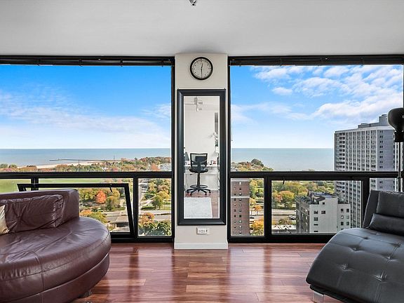 5th image of 4343 N Clarendon Ave APT 2606