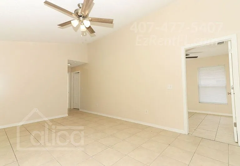 2405 Chase Ave — Photo 6