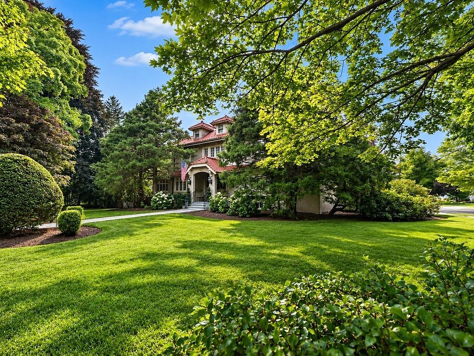 1st image of 131 Fair Oaks Park