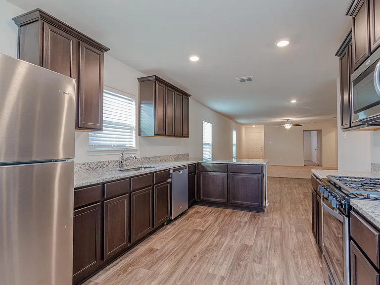 15214 Harbor Lndg — Photo 8