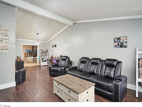 4th image of 2033 Hathaway Dr