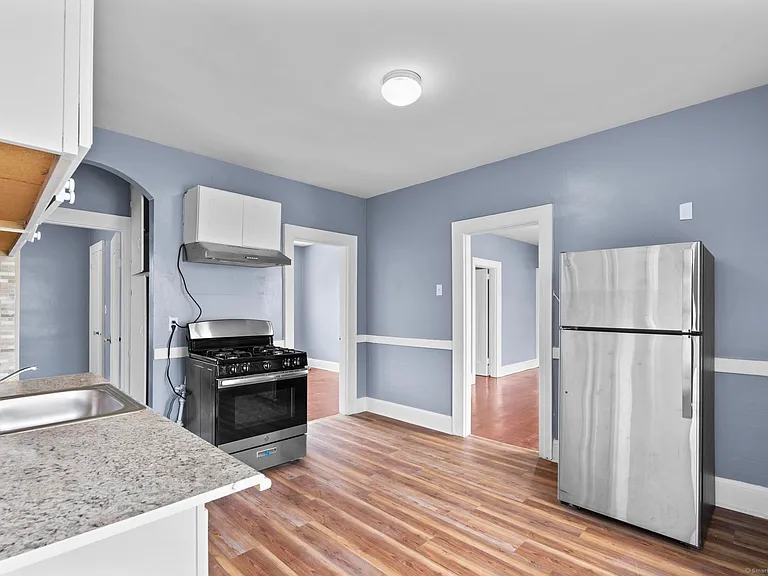 1105 N Main St #3 — Photo 3