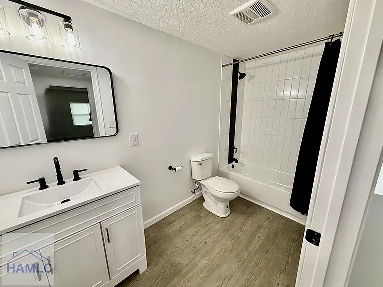 204 N Palm St — Photo 17
