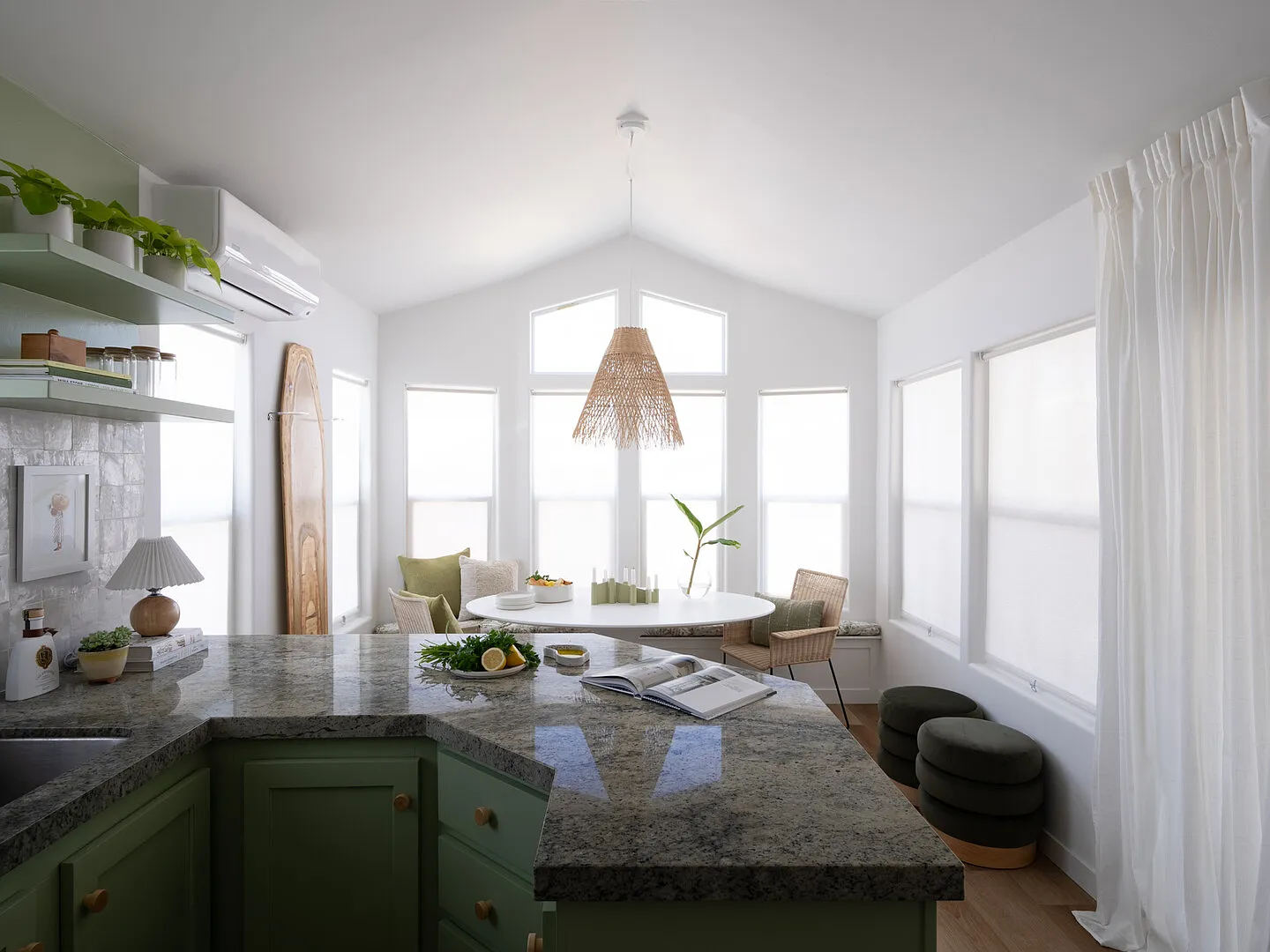 Walk to the beach and to main street in Leucadia - brand new renovated — Photo 4