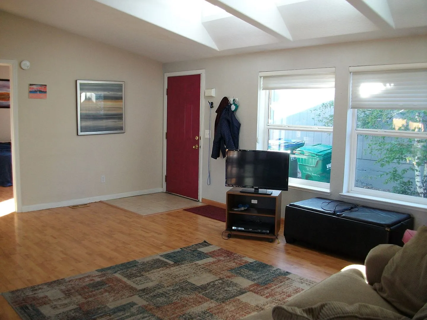 Well maintained 3 bedroom, 2 bath, 2-car garage $2350.00 — Photo 3