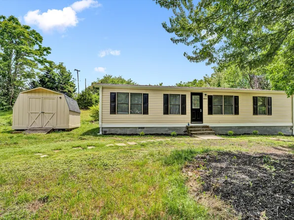 5822 Twine Hollow Rd, Salem, VA 24153