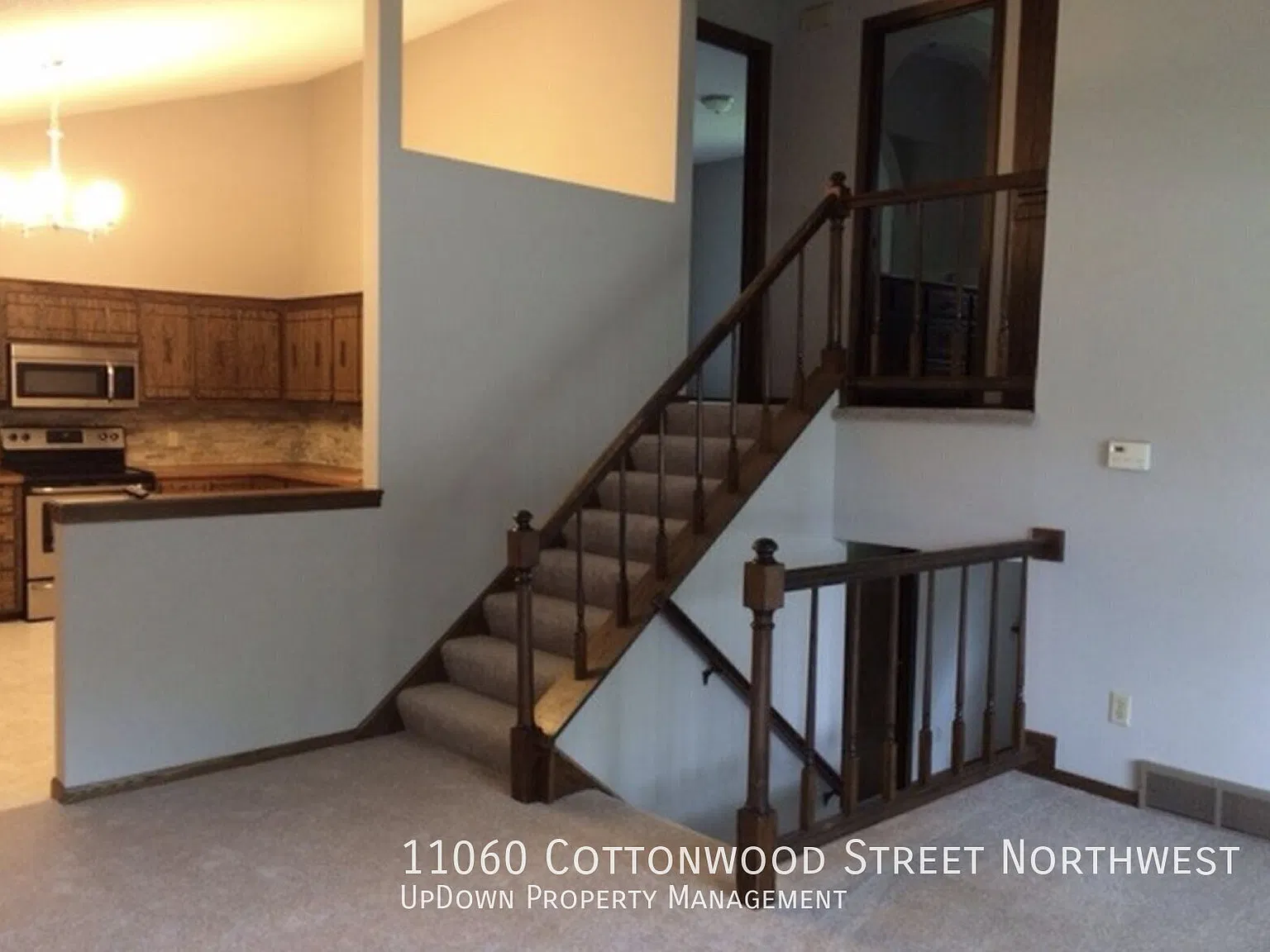 "Charming 2-Bedroom Retreat in Coon Rapids - Cozy Comfort Awaits!" — Photo 2