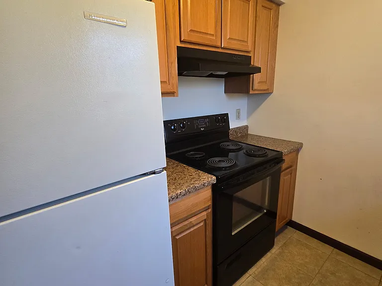 125 Albany Dr #B — Photo 4