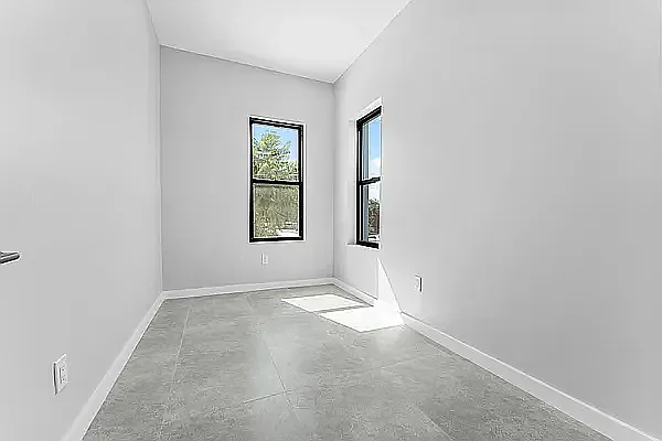 1268 E 92nd St #2 — Photo 11
