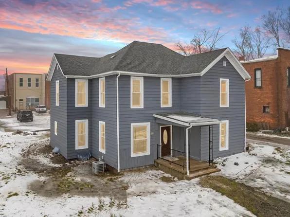 111 N Washington St, Pierceton, IN 46562