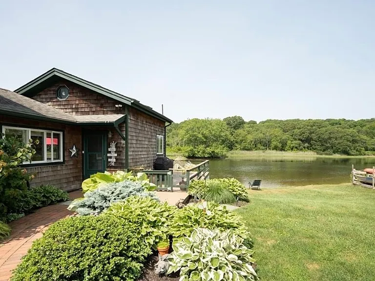 23 Wilson Dr — Photo 3