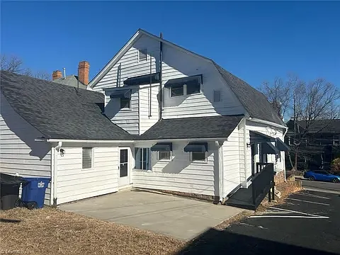 212 N Spring St #A — Photo 15