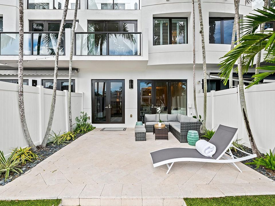 1st image of 1516 SE 12th Street #1516