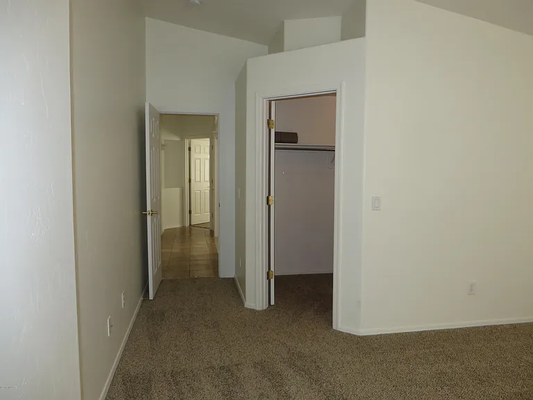 570 W Faith Dawn Ct — Photo 11