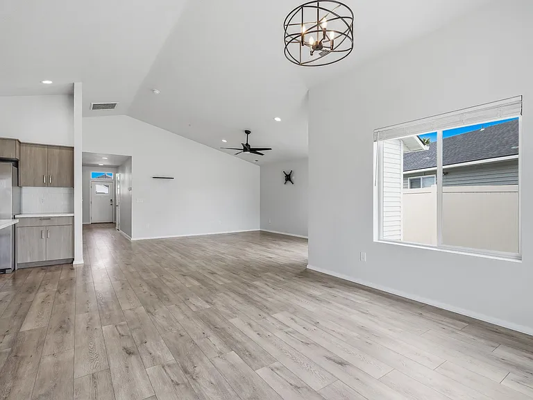 406 Hildago Way — Photo 13