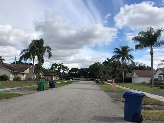 4th image of 8241 NW 52nd Ct