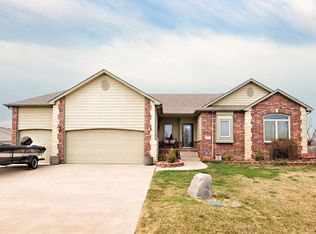 1300 E Winesap St, Haysville, KS 67060
