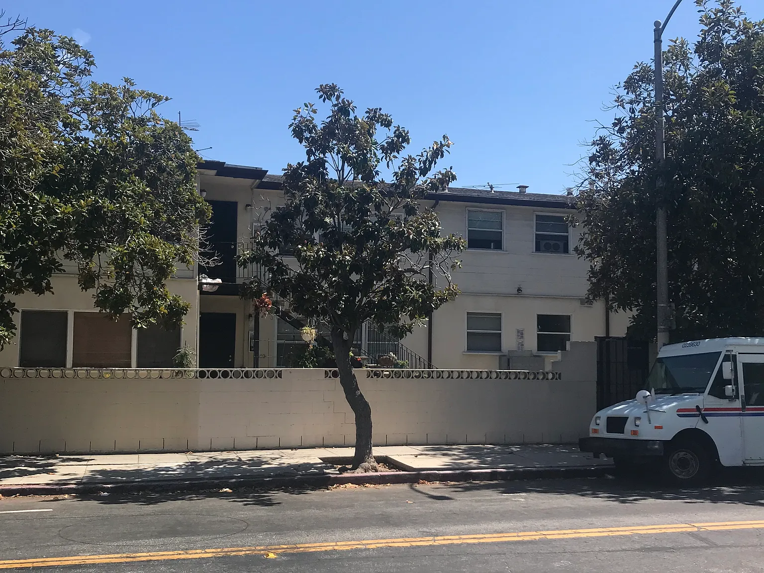 2 bed, 750 sqft, $2,250 — Photo 1