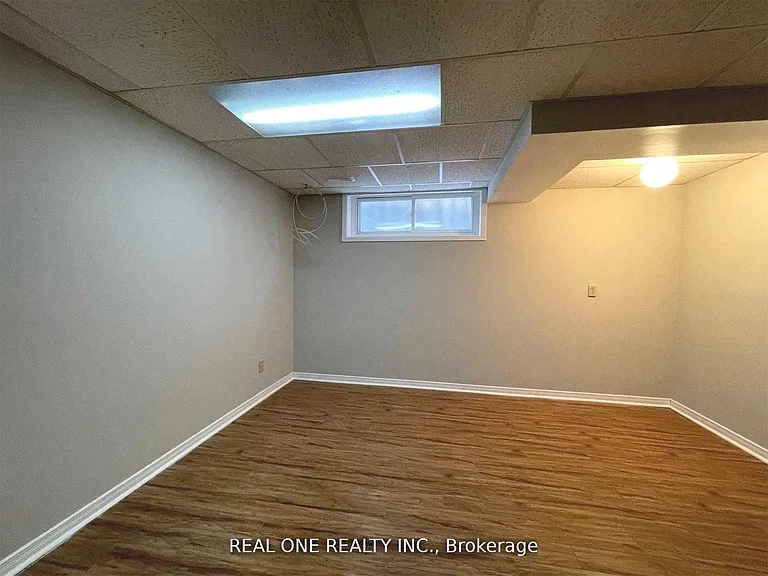 17 Valleycrest Ave — Photo 12
