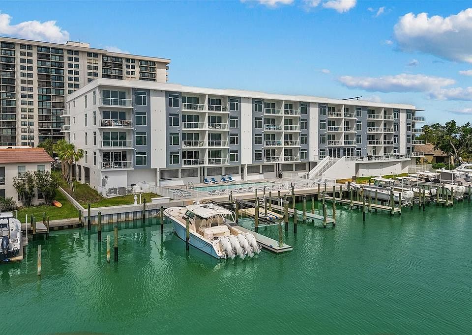 1st image of 415 ISLAND WAY #311
