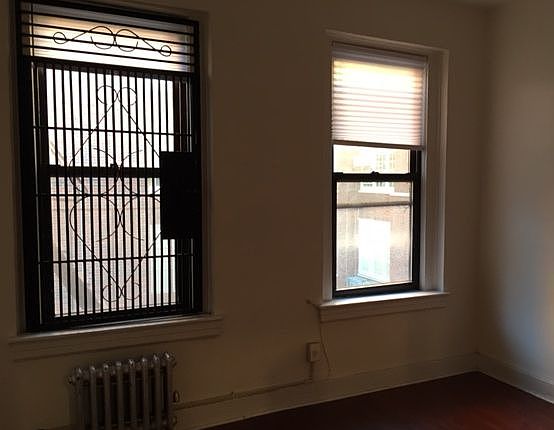 2nd image of 605 E 11th St APT 2B