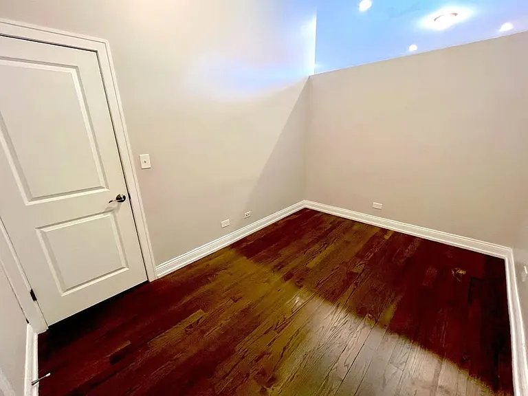 2620 W Cermak Rd #2F — Photo 8