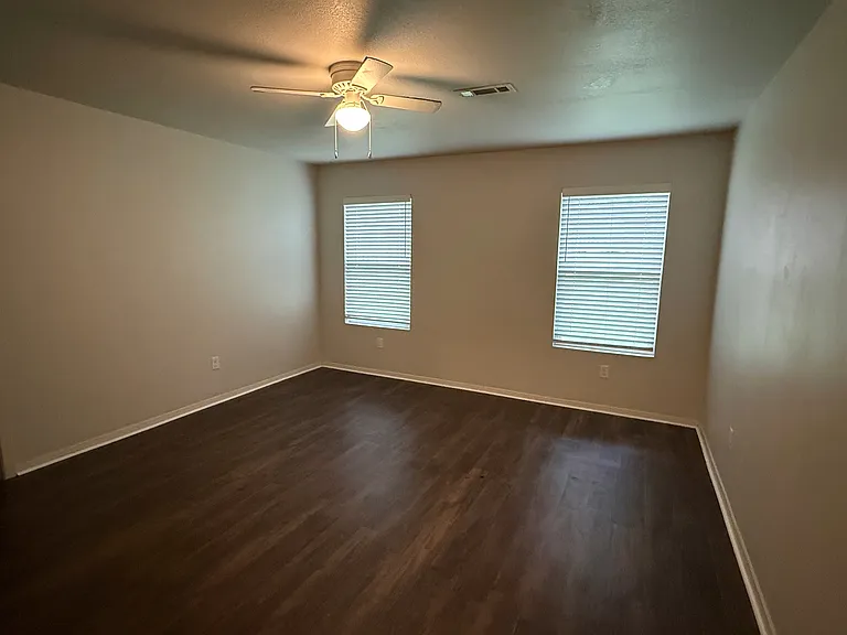 4704 Judes Park — Photo 4